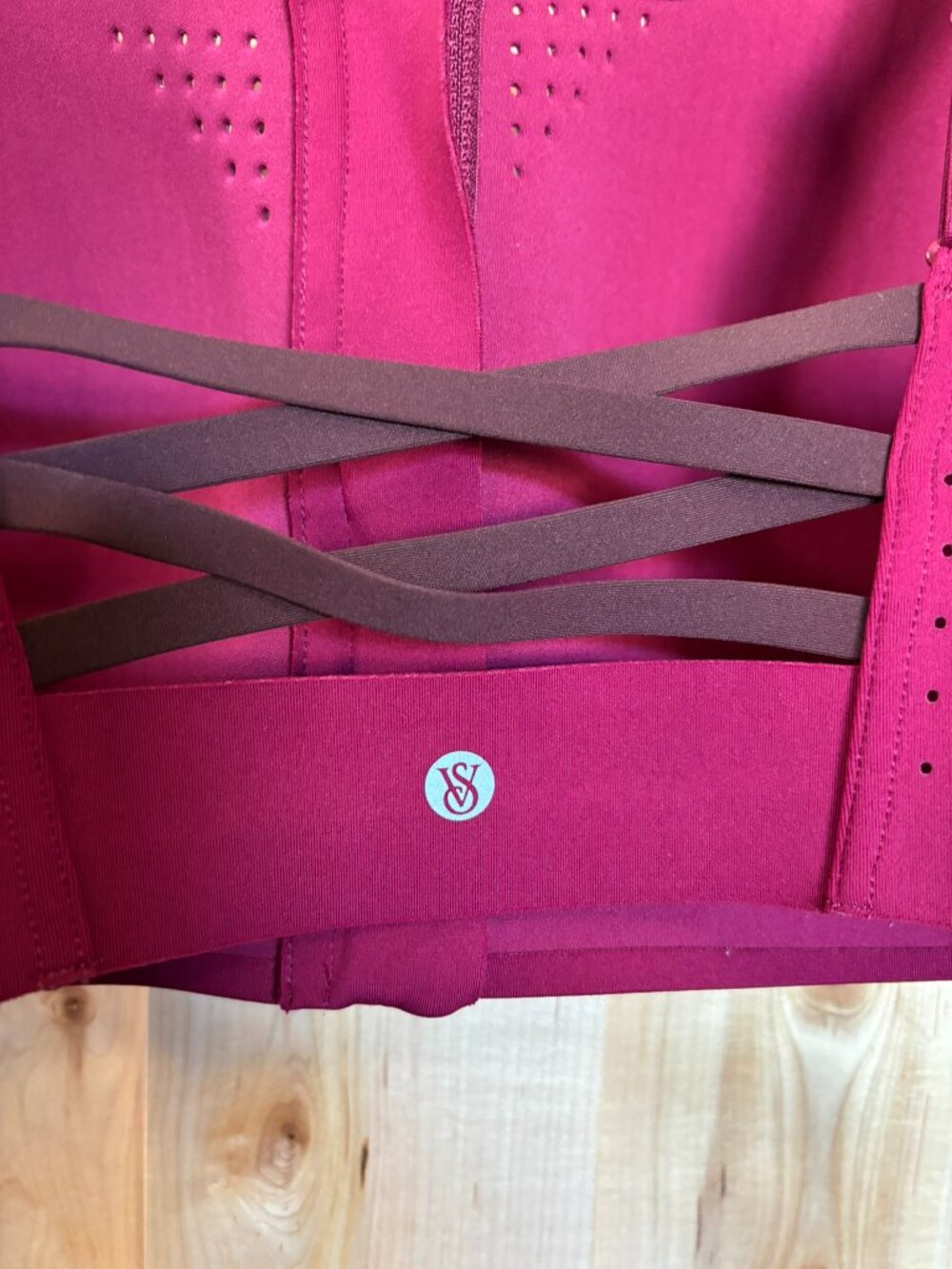 Victoria's Secret Featherweight Max Front Close Sports Bra 34DD Campari Red - Picture 3 of 6